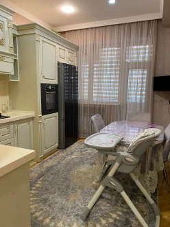 Satılır yeni tikili 3 otaqlı 83 m², 8 Noyabr m.-5