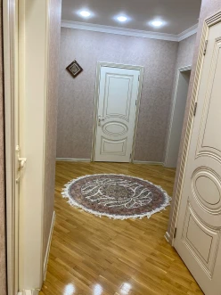 Satılır yeni tikili 3 otaqlı 83 m², 8 Noyabr m.-2