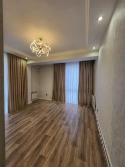 Satılır yeni tikili 2 otaqlı 75 m², Azadlıq prospekti m.-3