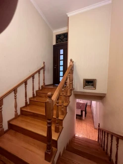 Satılır ev/villa 6 otaqlı 200 m², İnşaatçılar m.-9