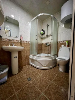 Satılır yeni tikili 2 otaqlı 85 m², Azadlıq prospekti m.-10