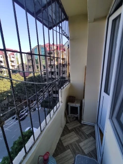 Satılır köhnə tikili 2 otaqlı 60 m², Əhmədli m.-5 Satılır köhnə tikili 2 otaqlı 60 m², Əhmədli m.-5