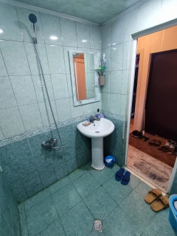 Satılır köhnə tikili 2 otaqlı 60 m², Əhmədli m.-13 Satılır köhnə tikili 2 otaqlı 60 m², Əhmədli m.-13
