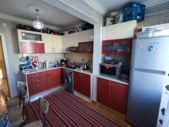 Satılır köhnə tikili 2 otaqlı 60 m², Əhmədli m.-3 Satılır köhnə tikili 2 otaqlı 60 m², Əhmədli m.-3