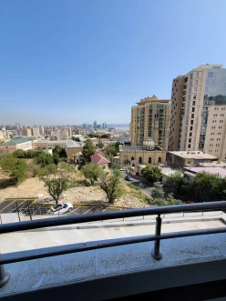 Satılır yeni tikili 4 otaqlı 250 m²,  İnşaatçılar m.-3