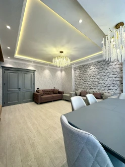 Satılır yeni tikili 4 otaqlı 136 m², Xətai r.-3