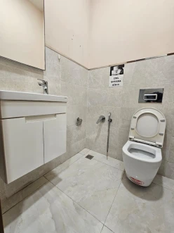 İcarə ofis 7 otaqlı 260 m²,  Şah İsmayıl Xətai m.-12