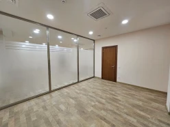İcarə ofis 7 otaqlı 260 m²,  Şah İsmayıl Xətai m.-7