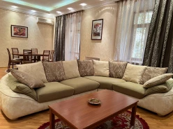 İcarə köhnə tikili 3 otaqlı 110 m²,  Səbail