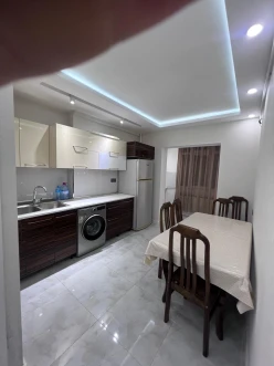 İcarə köhnə tikili 2 otaqlı 60 m²,  İnşaatçılar m.-7