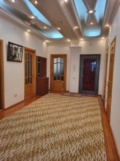 İcarə yeni tikili 4 otaqlı 150 m²,  28 May m.-8