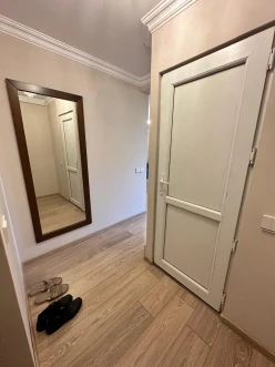 Satılır köhnə tikili 1 otaqlı 40 m²,  Elmlər Akademiyası m.-14