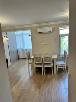 Satılır köhnə tikili 1 otaqlı 40 m²,  Elmlər Akademiyası m.