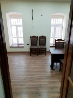 İcarə ofis 3 otaqlı 70 m², Səbail r.-6