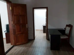 İcarə ofis 3 otaqlı 70 m², Səbail r.-4