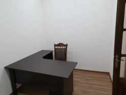 İcarə ofis 3 otaqlı 70 m², Səbail r.-5