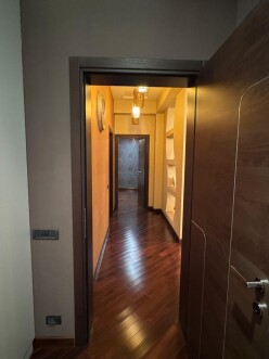 Satılır yeni tikili 4 otaqlı 200 m²,  Elmlər Akademiyası m.-5