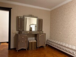 İcarə köhnə tikili 3 otaqlı 75 m², İnşaatçılar m.-5 İcarə köhnə tikili 3 otaqlı 75 m², İnşaatçılar m.-5