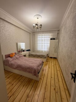 Satılır yeni tikili 3 otaqlı 75 m², İnşaatçılar m.-8 Satılır yeni tikili 3 otaqlı 75 m², İnşaatçılar m.-8