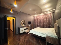 Satılır yeni tikili 4 otaqlı 200 m²,  Elmlər Akademiyası m.-2