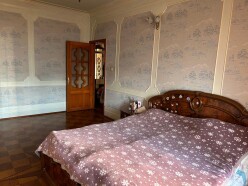 Satılır köhnə tikili 4 otaqlı 100 m²,  İnşaatçılar m.-6