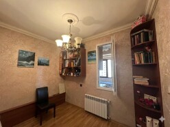 Satılır köhnə tikili 2 otaqlı 50 m²,  Həzi Aslanov m.-6