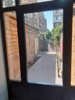 Satılır ev/villa 8 otaqlı 240 m², İnşaatçılar m.-14