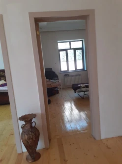 Satılır ev/villa 8 otaqlı 240 m², İnşaatçılar m.-13