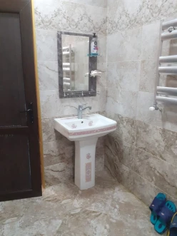 Satılır ev/villa 8 otaqlı 240 m², İnşaatçılar m.-16