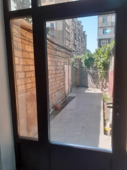 Satılır ev/villa 8 otaqlı 240 m², İnşaatçılar m.-23