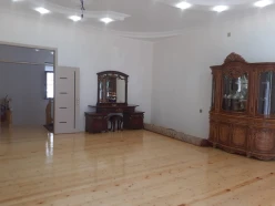 Satılır ev/villa 8 otaqlı 240 m², İnşaatçılar m.-21