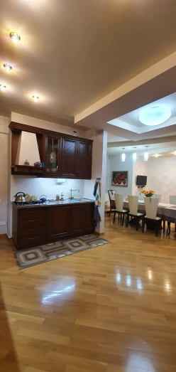 Satılır yeni tikili 7 otaqlı 324 m², Nərimanov r.-5