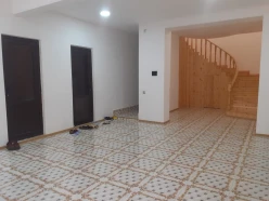 Satılır ev/villa 8 otaqlı 240 m², İnşaatçılar m.-26