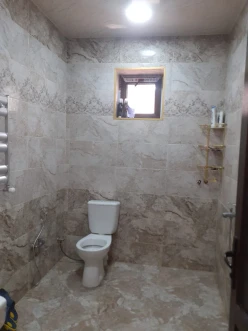 Satılır ev/villa 8 otaqlı 240 m², İnşaatçılar m.-30