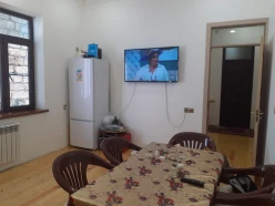 Satılır ev/villa 8 otaqlı 240 m², İnşaatçılar m.-15