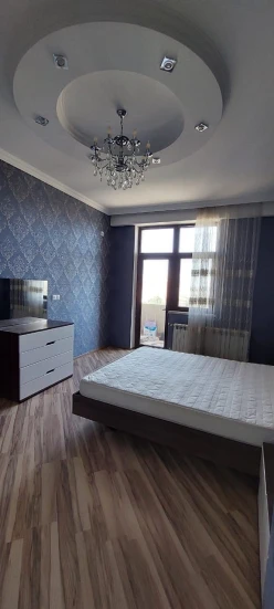 İcarə yeni tikili 3 otaqlı 100 m²,  Memar Əcəmi m.-8