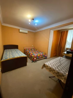 Satılır köhnə tikili 4 otaqlı 110 m²,  İnşaatçılar m.-13