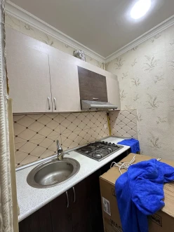 Satılır köhnə tikili 2 otaqlı 40 m²,  20 yanvar m.-13