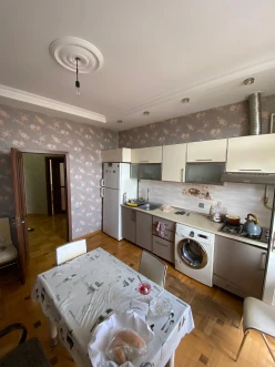 Satılır yeni tikili 3 otaqlı 109 m²,  İnşaatçılar m.-8
