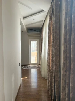 Satılır yeni tikili 6 otaqlı 270 m², İnşaatçılar m.-7