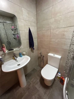 Satılır yeni tikili 2 otaqlı 44 m², İnşaatçılar m.-5