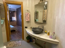 Satılır yeni tikili 6 otaqlı 270 m², İnşaatçılar m.-42