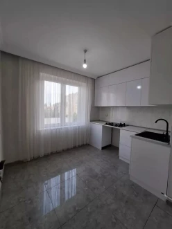 Satılır köhnə tikili 3 otaqlı 65 m², İnşaatçılar m.-2