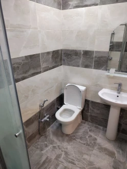 Satılır yeni tikili 2 otaqlı 42 m², Avtovağzal m.-15