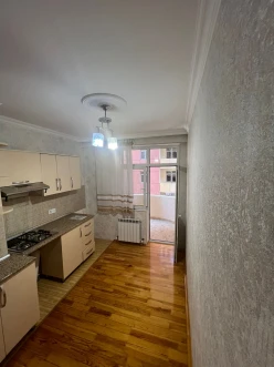 Satılır yeni tikili 1 otaqlı 45 m², İnşaatçılar m.-4