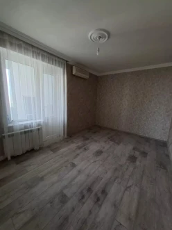 Satılır köhnə tikili 3 otaqlı 65 m², İnşaatçılar m.-13