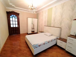 İcarə yeni tikili 5 otaqlı 250 m², Nərimanov r.-14