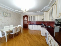 İcarə yeni tikili 5 otaqlı 250 m², Nərimanov r.-10