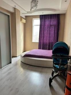 Satılır yeni tikili 3 otaqlı 144 m²,  Azadlıq prospekti m.-5