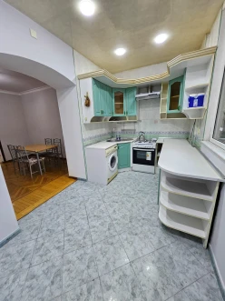 İcarə köhnə tikili 3 otaqlı 110 m²,  Səbail-7